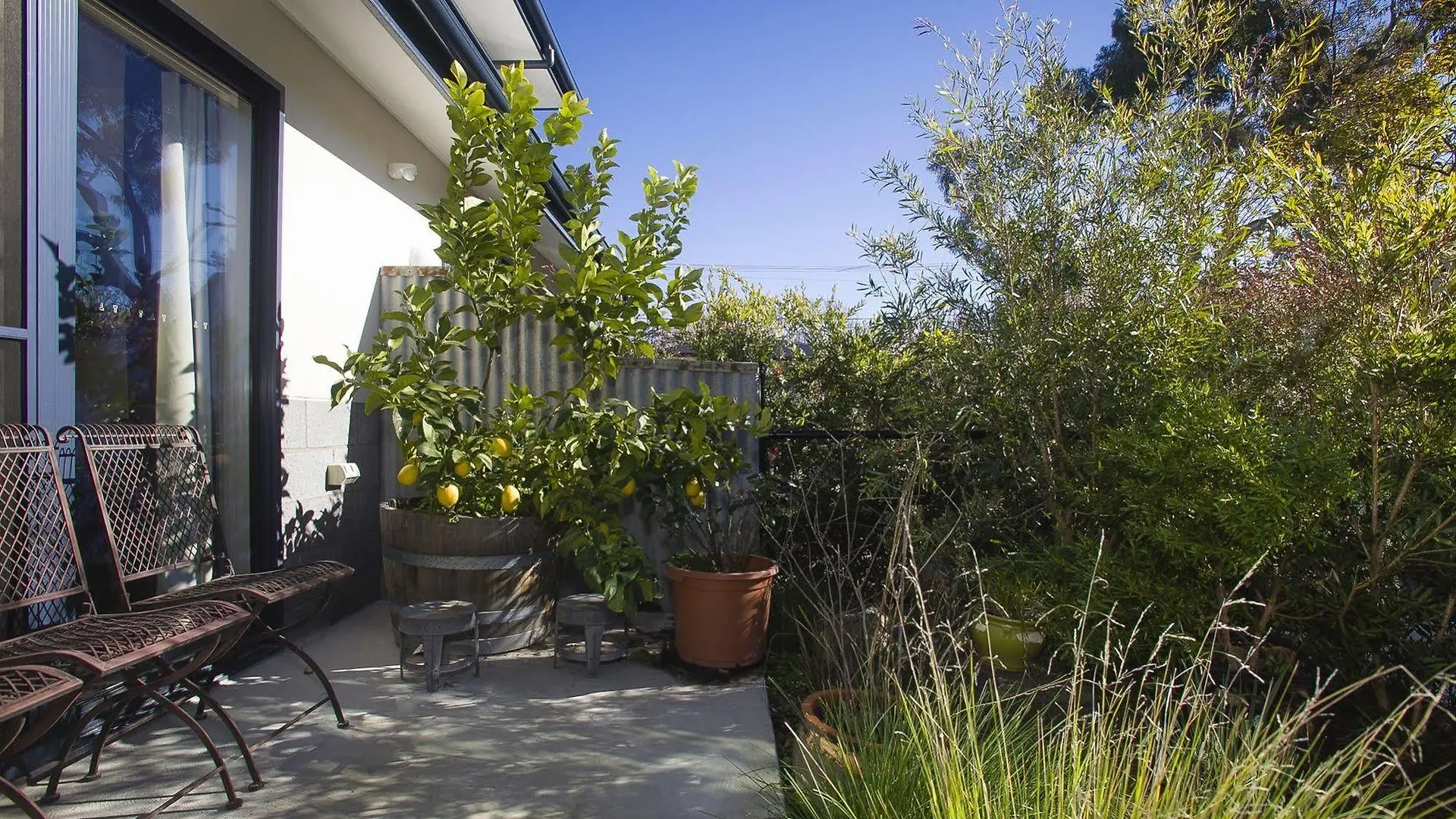 One Of A Kind Apartments Canberra Aparthotel